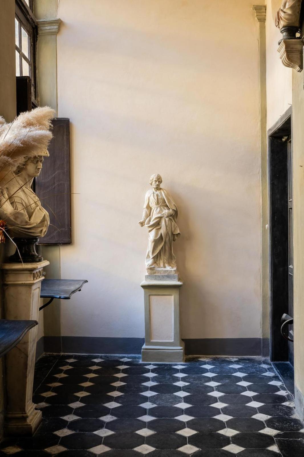 La Foresteria Di Palazzo Picedi Benettini Sarzana Luaran gambar