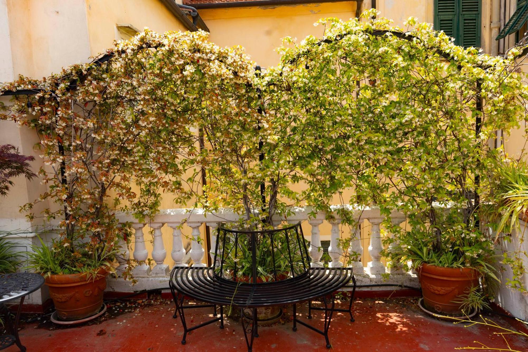 La Foresteria Di Palazzo Picedi Benettini Sarzana Luaran gambar